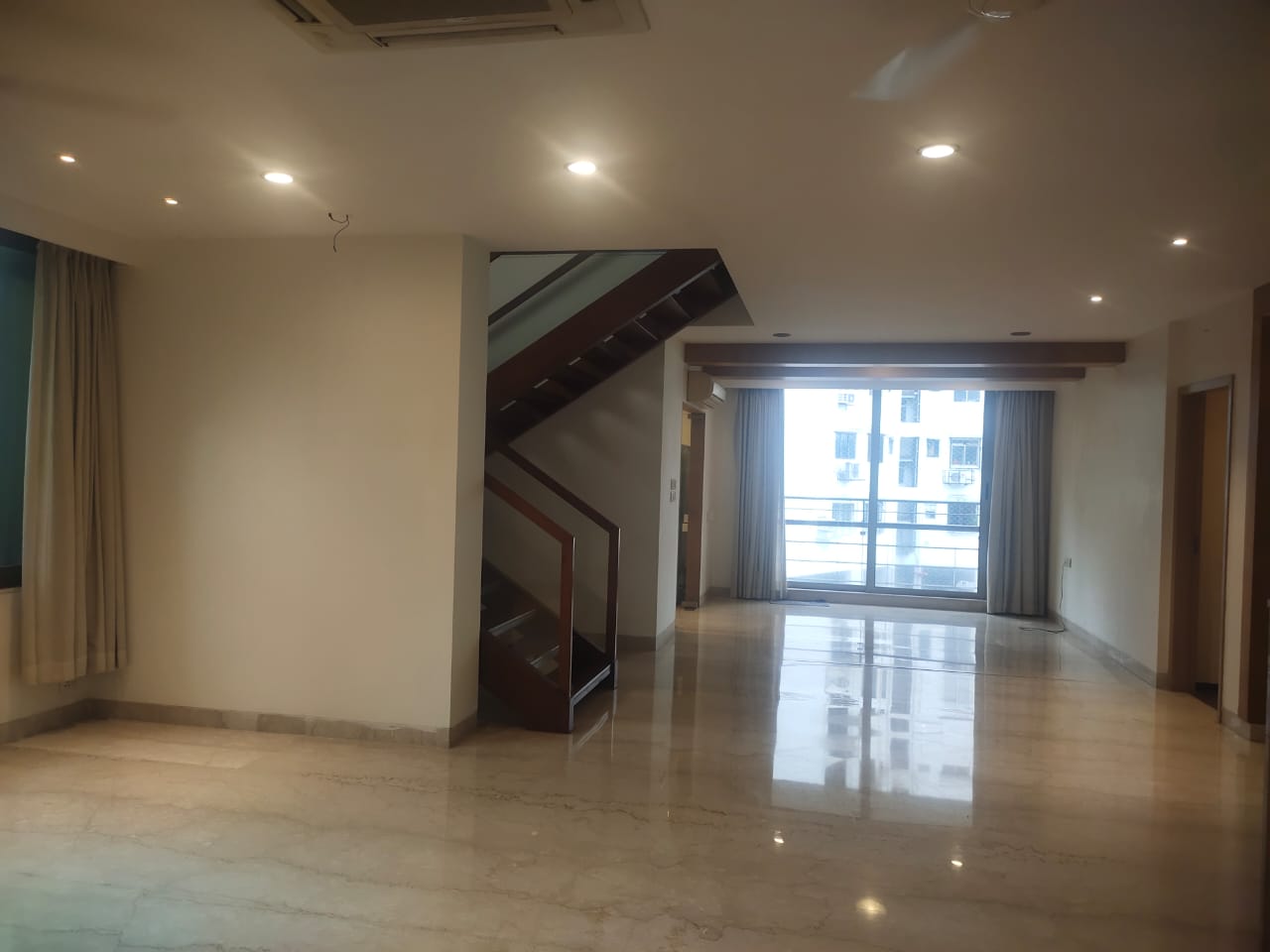 4 BHK Semi Furnished in Dipika , Bandra West